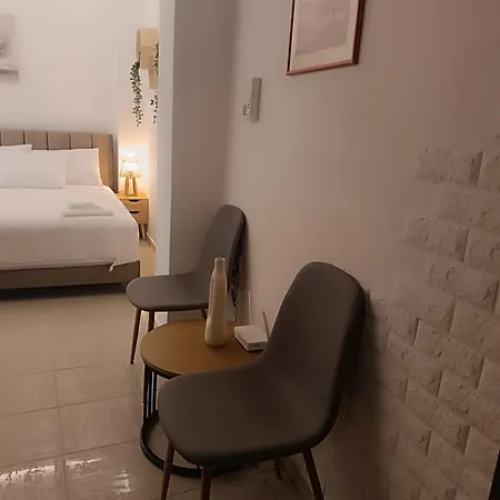 Aurelia Casa * Лоутраки