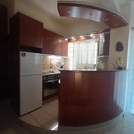 Aurelia Casa Лоутраки